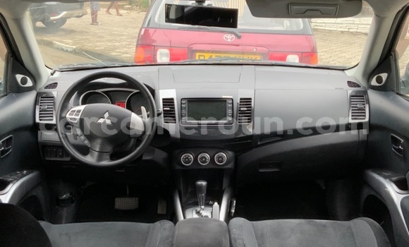Sayi Na hannu Mitsubishi Outlander Black Mota in Douala a Ƙasar Kamaru Sayi Na hannu Mitsubishi Outlander Black Mota in Douala a Ƙasar Kamaru