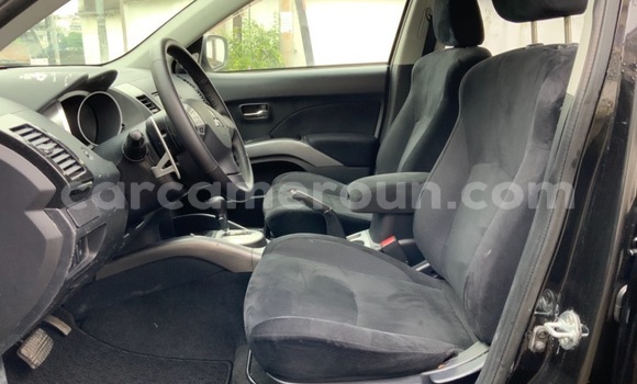 Sayi Na hannu Mitsubishi Outlander Black Mota in Douala a Ƙasar Kamaru Sayi Na hannu Mitsubishi Outlander Black Mota in Douala a Ƙasar Kamaru