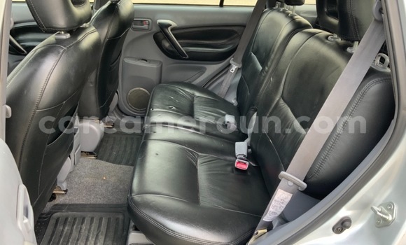 Acheter Occasion Voiture Toyota RAV4 Gris à Douala, Littoral Cameroon Acheter Occasion Voiture Toyota RAV4 Gris à Douala, Littoral Cameroon