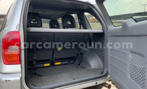 Acheter Occasion Voiture Toyota RAV4 Gris à Douala, Littoral Cameroon Acheter Occasion Voiture Toyota RAV4 Gris à Douala, Littoral Cameroon