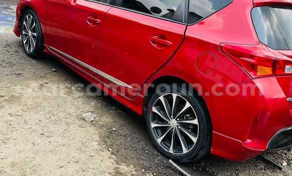 Sayi Sabo Toyota Auris Red Mota in Douala a Ƙasar Kamaru Sayi Sabo Toyota Auris Red Mota in Douala a Ƙasar Kamaru