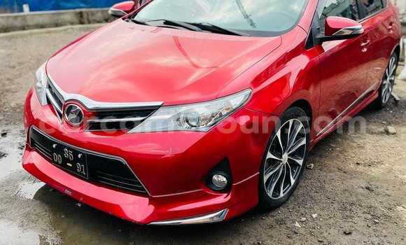 Sayi Sabo Toyota Auris Red Mota in Douala a Ƙasar Kamaru Sayi Sabo Toyota Auris Red Mota in Douala a Ƙasar Kamaru