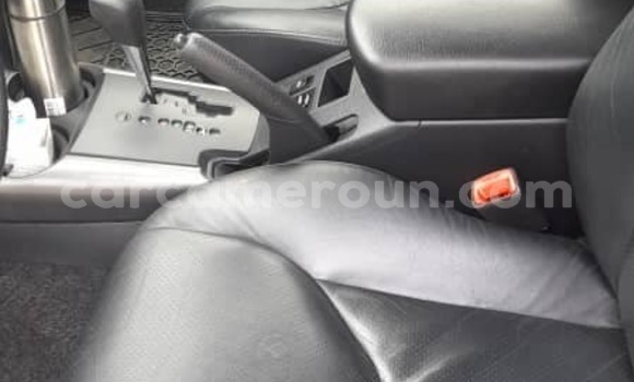 Sayi Sabo Toyota RAV4 Red Mota in Douala a Ƙasar Kamaru Sayi Sabo Toyota RAV4 Red Mota in Douala a Ƙasar Kamaru