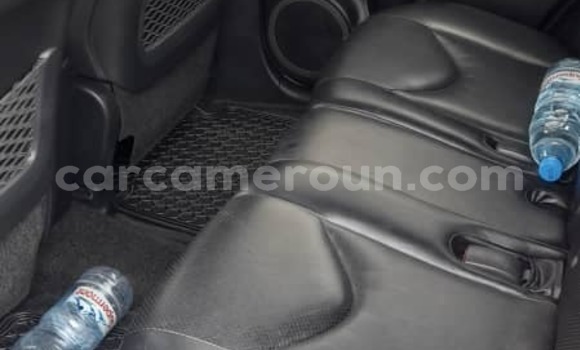 Sayi Sabo Toyota RAV4 Red Mota in Douala a Ƙasar Kamaru Sayi Sabo Toyota RAV4 Red Mota in Douala a Ƙasar Kamaru