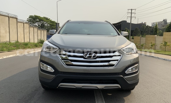 Acheter Occasion Voiture Hyundai Santa Fe Gris à Douala, Littoral Cameroon Acheter Occasion Voiture Hyundai Santa Fe Gris à Douala, Littoral Cameroon