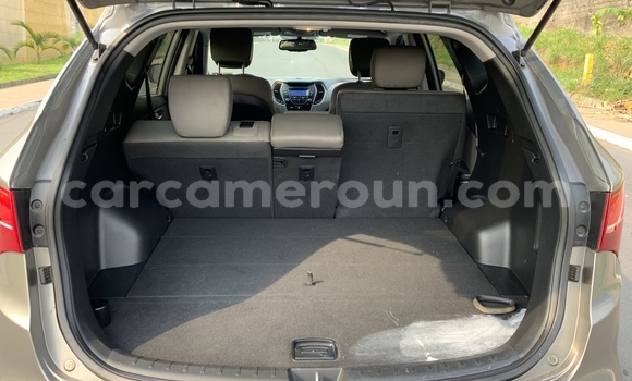 Acheter Occasion Voiture Hyundai Santa Fe Gris à Douala, Littoral Cameroon Acheter Occasion Voiture Hyundai Santa Fe Gris à Douala, Littoral Cameroon