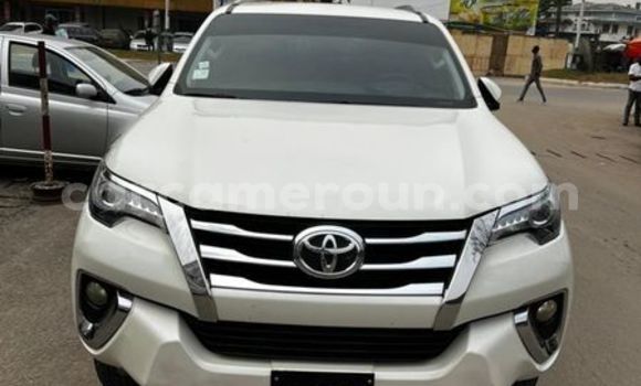 Acheter Neuf Voiture Toyota Fortuner Blanc à Douala, Littoral Cameroon Acheter Neuf Voiture Toyota Fortuner Blanc à Douala, Littoral Cameroon