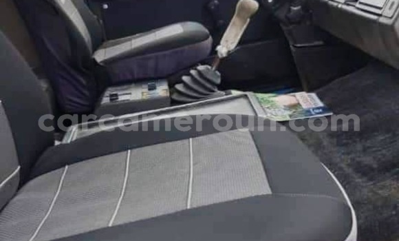 Sayi Sabo Mercedes-Benz C180 coupe Blue Mota in Douala a Ƙasar Kamaru Sayi Sabo Mercedes-Benz C180 coupe Blue Mota in Douala a Ƙasar Kamaru