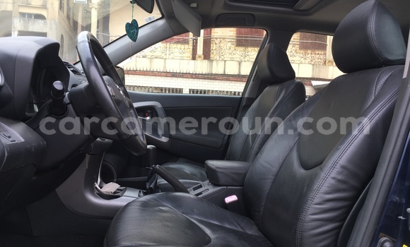 Acheter Occasion Voiture Toyota RAV4 Bleu à Douala, Littoral Cameroon Acheter Occasion Voiture Toyota RAV4 Bleu à Douala, Littoral Cameroon