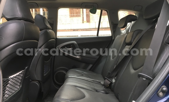 Acheter Occasion Voiture Toyota RAV4 Bleu à Douala, Littoral Cameroon Acheter Occasion Voiture Toyota RAV4 Bleu à Douala, Littoral Cameroon