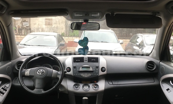 Acheter Occasion Voiture Toyota RAV4 Bleu à Douala, Littoral Cameroon Acheter Occasion Voiture Toyota RAV4 Bleu à Douala, Littoral Cameroon