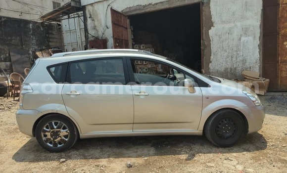 Acheter Occasion Voiture Toyota Corolla Verso Gris à Douala, Littoral Cameroon Acheter Occasion Voiture Toyota Corolla Verso Gris à Douala, Littoral Cameroon