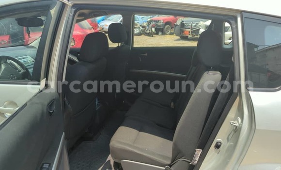 Acheter Occasion Voiture Toyota Corolla Verso Gris à Douala, Littoral Cameroon Acheter Occasion Voiture Toyota Corolla Verso Gris à Douala, Littoral Cameroon