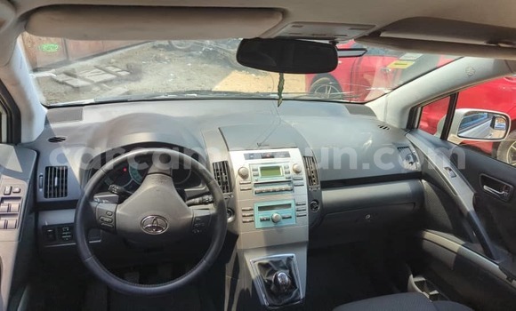 Acheter Occasion Voiture Toyota Corolla Verso Gris à Douala, Littoral Cameroon Acheter Occasion Voiture Toyota Corolla Verso Gris à Douala, Littoral Cameroon