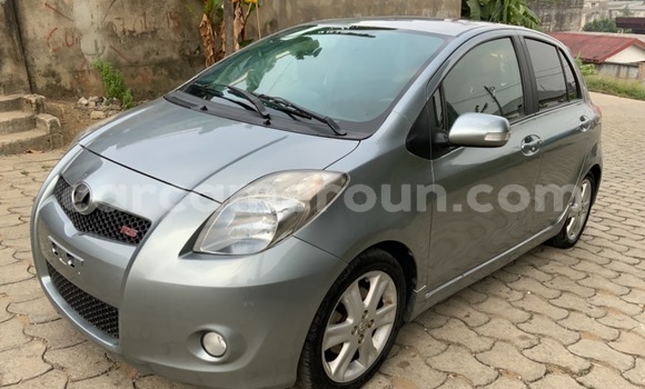 Acheter Occasion Voiture Toyota Vitz Gris à Douala, Littoral Cameroon Acheter Occasion Voiture Toyota Vitz Gris à Douala, Littoral Cameroon