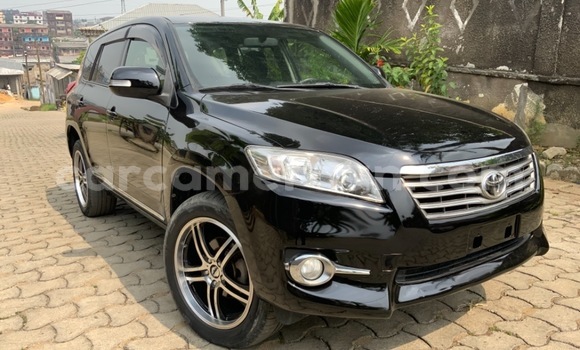 Sayi Na hannu Toyota Vanguard Black Mota in Douala a Ƙasar Kamaru Sayi Na hannu Toyota Vanguard Black Mota in Douala a Ƙasar Kamaru