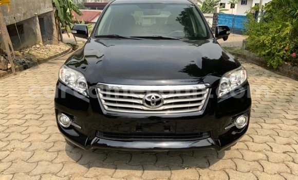 Sayi Na hannu Toyota Vanguard Black Mota in Douala a Ƙasar Kamaru Sayi Na hannu Toyota Vanguard Black Mota in Douala a Ƙasar Kamaru
