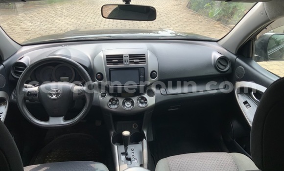 Sayi Na hannu Toyota Vanguard Black Mota in Douala a Ƙasar Kamaru Sayi Na hannu Toyota Vanguard Black Mota in Douala a Ƙasar Kamaru