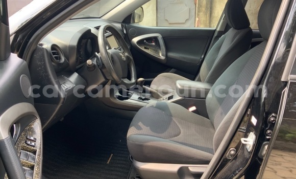 Sayi Na hannu Toyota Vanguard Black Mota in Douala a Ƙasar Kamaru Sayi Na hannu Toyota Vanguard Black Mota in Douala a Ƙasar Kamaru