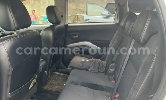 Acheter Occasion Voiture Mitsubishi Outlander Blanc à Douala, Littoral Cameroon Acheter Occasion Voiture Mitsubishi Outlander Blanc à Douala, Littoral Cameroon