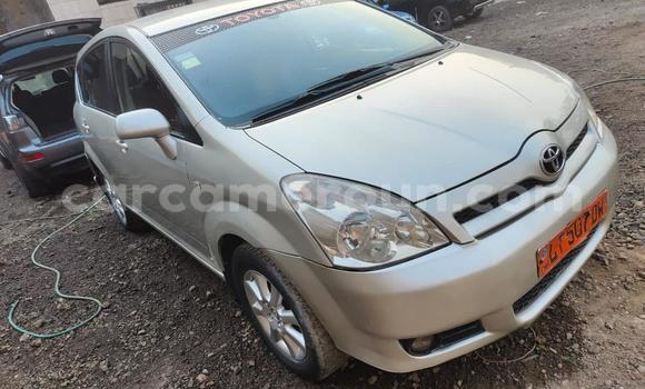 Acheter Occasion Voiture Toyota Corolla Verso Gris à Douala, Littoral Cameroon Acheter Occasion Voiture Toyota Corolla Verso Gris à Douala, Littoral Cameroon