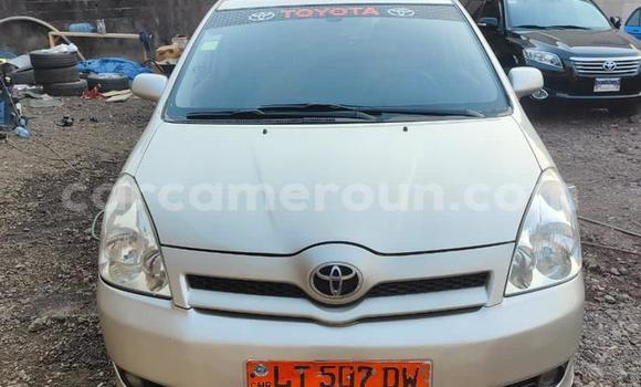Acheter Occasion Voiture Toyota Corolla Verso Gris à Douala, Littoral Cameroon Acheter Occasion Voiture Toyota Corolla Verso Gris à Douala, Littoral Cameroon