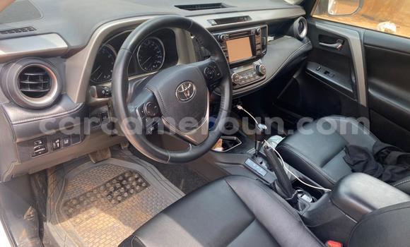 Acheter Occasion Voiture Toyota RAV4 Blanc à Yaoundé, Central Cameroon Acheter Occasion Voiture Toyota RAV4 Blanc à Yaoundé, Central Cameroon