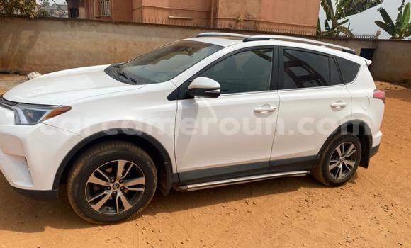 Acheter Occasion Voiture Toyota RAV4 Blanc à Yaoundé, Central Cameroon Acheter Occasion Voiture Toyota RAV4 Blanc à Yaoundé, Central Cameroon