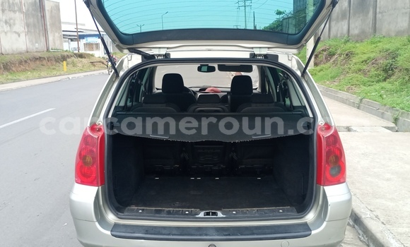 Sayi Na hannu Peugeot 307 Azurfa Mota in Douala a Ƙasar Kamaru Sayi Na hannu Peugeot 307 Azurfa Mota in Douala a Ƙasar Kamaru