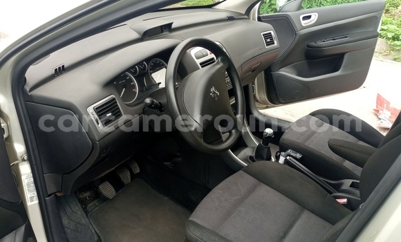 Sayi Na hannu Peugeot 307 Azurfa Mota in Douala a Ƙasar Kamaru Sayi Na hannu Peugeot 307 Azurfa Mota in Douala a Ƙasar Kamaru