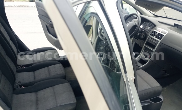 Sayi Na hannu Peugeot 307 Azurfa Mota in Douala a Ƙasar Kamaru Sayi Na hannu Peugeot 307 Azurfa Mota in Douala a Ƙasar Kamaru