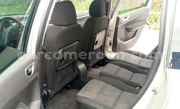 Sayi Na hannu Peugeot 307 Azurfa Mota in Douala a Ƙasar Kamaru Sayi Na hannu Peugeot 307 Azurfa Mota in Douala a Ƙasar Kamaru