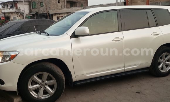 Sayi Na hannu Toyota Highlander White Mota in Douala a Ƙasar Kamaru Sayi Na hannu Toyota Highlander White Mota in Douala a Ƙasar Kamaru
