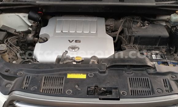 Sayi Na hannu Toyota Highlander White Mota in Douala a Ƙasar Kamaru Sayi Na hannu Toyota Highlander White Mota in Douala a Ƙasar Kamaru