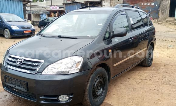 Sayi Na hannu Toyota Avensis Verso Black Mota in Douala a Ƙasar Kamaru Sayi Na hannu Toyota Avensis Verso Black Mota in Douala a Ƙasar Kamaru