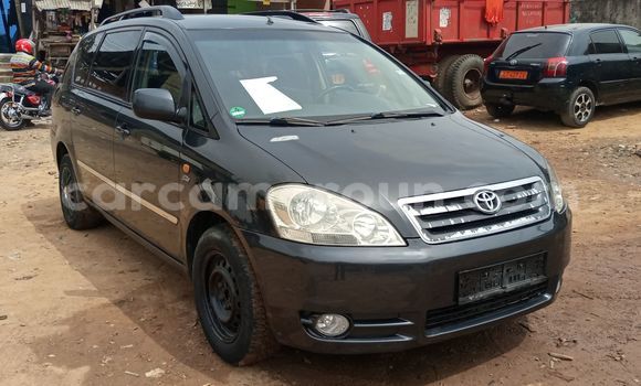 Sayi Na hannu Toyota Avensis Verso Black Mota in Douala a Ƙasar Kamaru Sayi Na hannu Toyota Avensis Verso Black Mota in Douala a Ƙasar Kamaru
