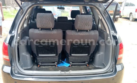 Sayi Na hannu Toyota Avensis Verso Black Mota in Douala a Ƙasar Kamaru Sayi Na hannu Toyota Avensis Verso Black Mota in Douala a Ƙasar Kamaru