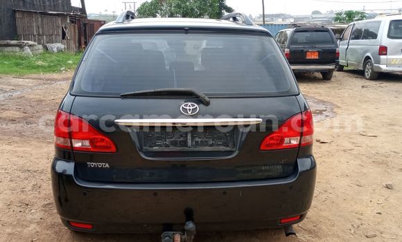 Sayi Na hannu Toyota Avensis Verso Black Mota in Douala a Ƙasar Kamaru Sayi Na hannu Toyota Avensis Verso Black Mota in Douala a Ƙasar Kamaru