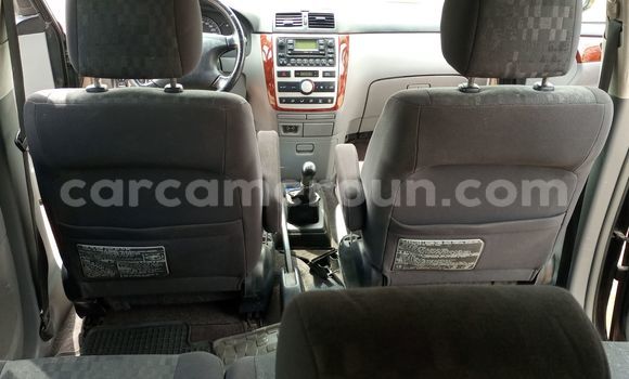 Sayi Na hannu Toyota Avensis Verso Black Mota in Douala a Ƙasar Kamaru Sayi Na hannu Toyota Avensis Verso Black Mota in Douala a Ƙasar Kamaru