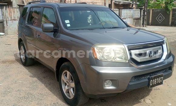 Sayi Na hannu Honda Pilot Azurfa Mota in Douala a Ƙasar Kamaru