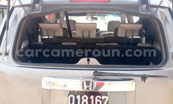 Sayi Na hannu Honda Pilot Azurfa Mota in Douala a Ƙasar Kamaru Sayi Na hannu Honda Pilot Azurfa Mota in Douala a Ƙasar Kamaru