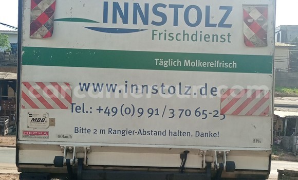 Sayi Na hannu Mercedes‒Benz 1317 White Babbar mota in Douala a Ƙasar Kamaru Sayi Na hannu Mercedes‒Benz 1317 White Babbar mota in Douala a Ƙasar Kamaru