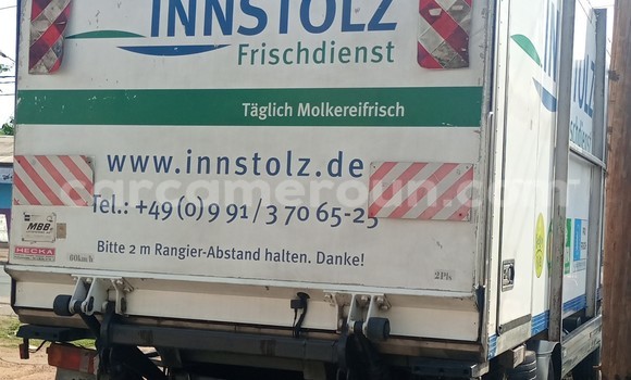 Sayi Na hannu Mercedes‒Benz 1317 White Babbar mota in Douala a Ƙasar Kamaru Sayi Na hannu Mercedes‒Benz 1317 White Babbar mota in Douala a Ƙasar Kamaru