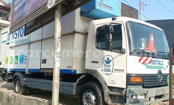 Buy Used Mercedes‒Benz 1213 White Truck in Douala in Littoral Cameroon Buy Used Mercedes‒Benz 1213 White Truck in Douala in Littoral Cameroon