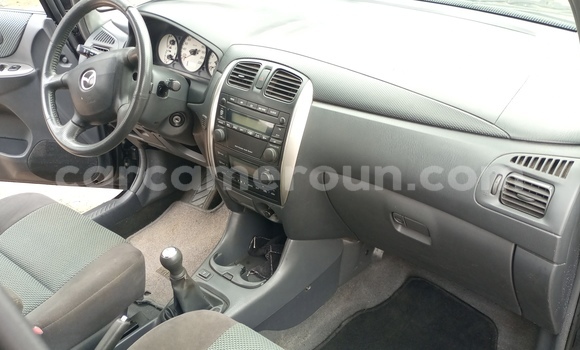 Sayi Na hannu Mazda Mazda Premacy Black Mota in Douala a Ƙasar Kamaru Sayi Na hannu Mazda Mazda Premacy Black Mota in Douala a Ƙasar Kamaru