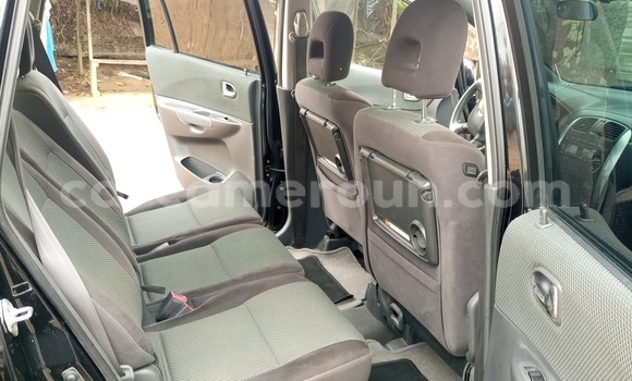 Sayi Na hannu Mazda Mazda Premacy Black Mota in Douala a Ƙasar Kamaru Sayi Na hannu Mazda Mazda Premacy Black Mota in Douala a Ƙasar Kamaru