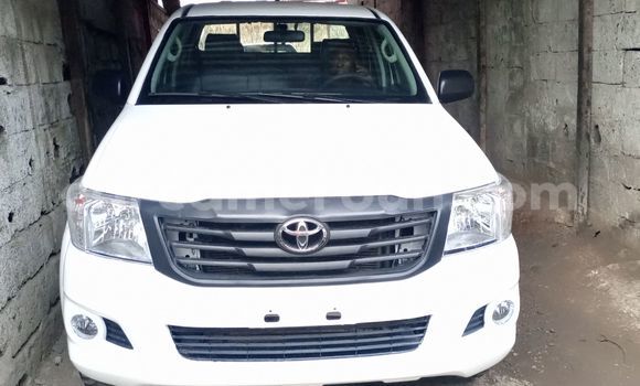 Sayi Na hannu Toyota DA White Babbar mota in Douala a Ƙasar Kamaru Sayi Na hannu Toyota DA White Babbar mota in Douala a Ƙasar Kamaru