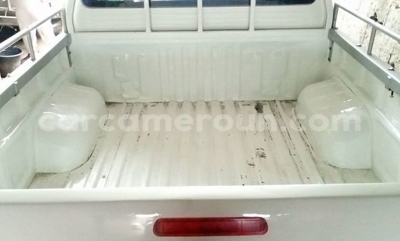 Sayi Na hannu Toyota DA White Babbar mota in Douala a Ƙasar Kamaru Sayi Na hannu Toyota DA White Babbar mota in Douala a Ƙasar Kamaru