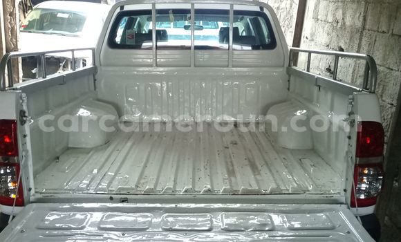 Sayi Na hannu Toyota DA White Babbar mota in Douala a Ƙasar Kamaru Sayi Na hannu Toyota DA White Babbar mota in Douala a Ƙasar Kamaru