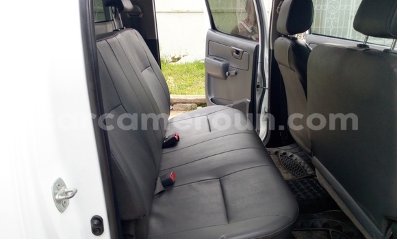 Sayi Na hannu Toyota DA White Babbar mota in Douala a Ƙasar Kamaru Sayi Na hannu Toyota DA White Babbar mota in Douala a Ƙasar Kamaru